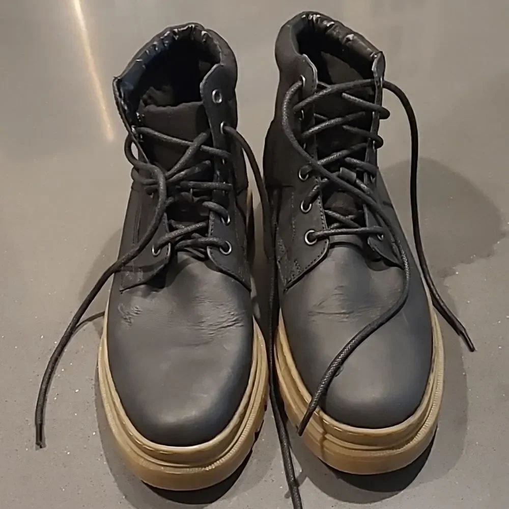 Restoration sz9W black ankleboot, leather upper